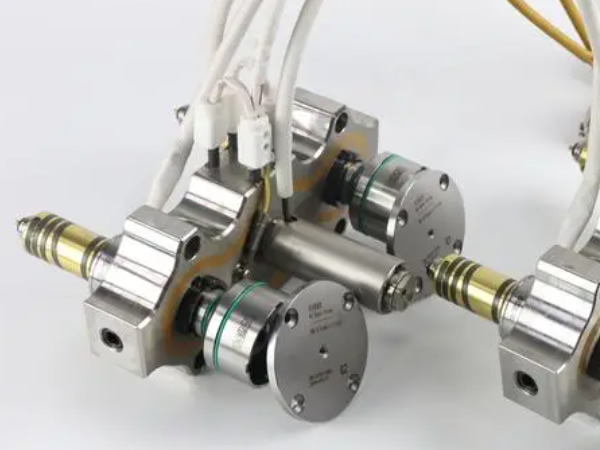 注塑機與熱流道模具有什么關(guān)系呢